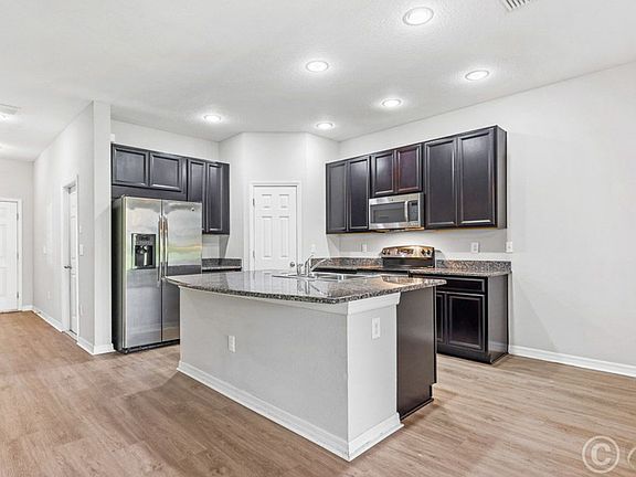 3rd image of 6929 Holly Heath Dr