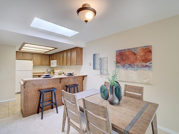 5th image of 4214 W Lake Sammamish Pkwy NE APT 303