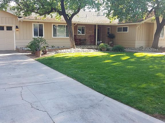2nd image of 291 W San Madele Ave