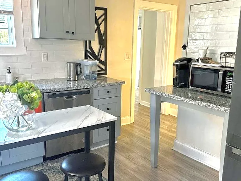 2035 Bullard St — Photo 7