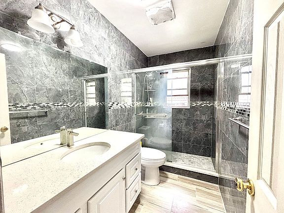 4th image of 6133 213th St