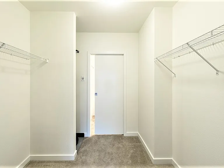 Five 2 Five 1st Ave West — Photo 10