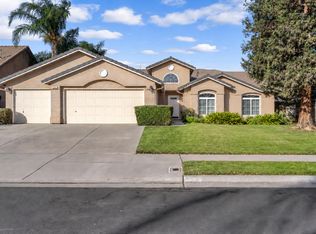 349 S Thomas Ave, Kerman, CA 93630