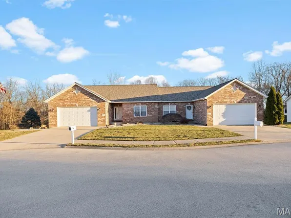 1675 Lakepointe Estates Dr, O'Fallon, IL 62269