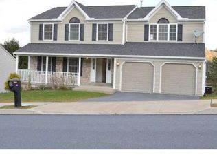 208 Longview Dr, Sinking Spring, PA 19608