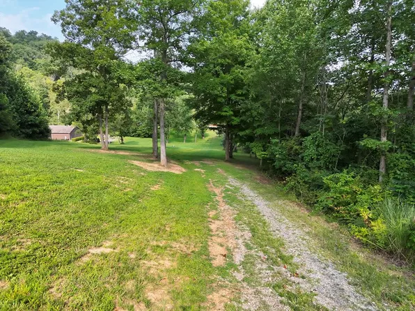 245 Nesbitt Rd, Lucasville, OH 45648