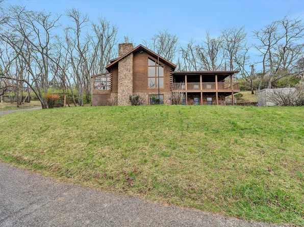 15 Verndale Dr, Roanoke, VA 24012