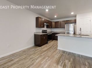 2 Uniondale Pl #B, Palm Coast, FL 32164