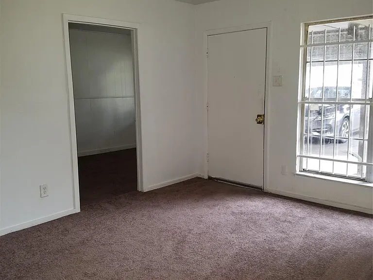 7630 Claiborne St — Photo 2