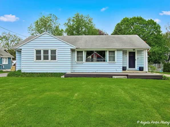 353 Marengo Rd, Harvard, IL 60033