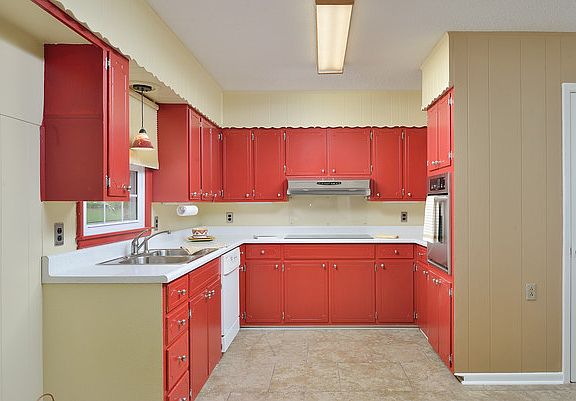 2nd image of 181 Chaparral Dr