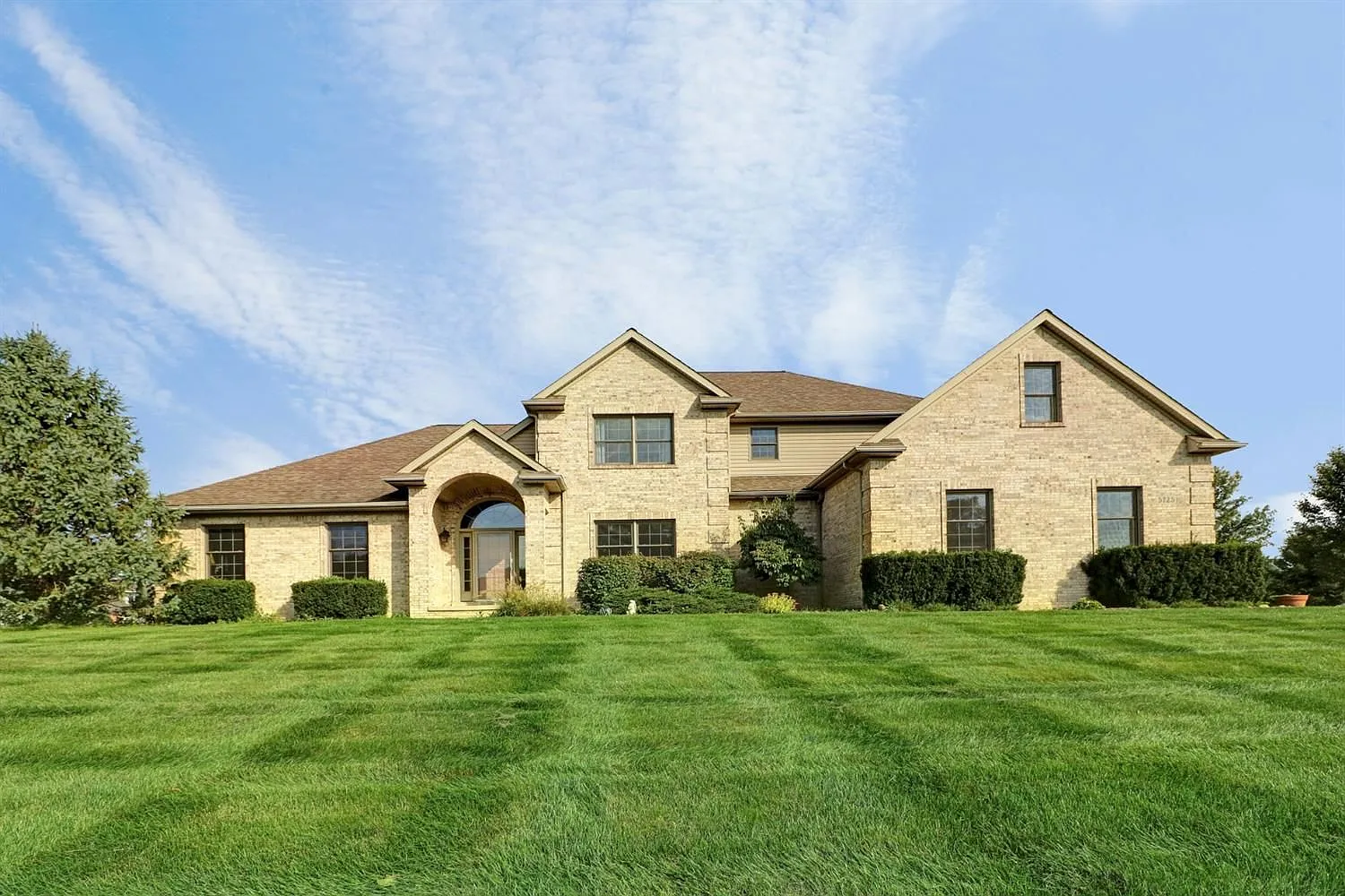 5725 Catherine Ct photo 1