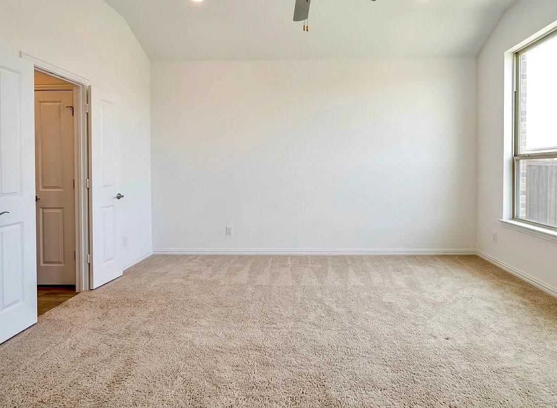 4 bed, 2174 sqft, $3,300 — Photo 3