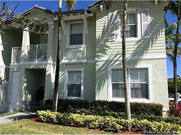 5th image of 208 SE 29th Ave Unit 29