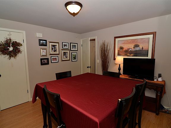 2nd image of 77-79 Lake Louise Dr SW