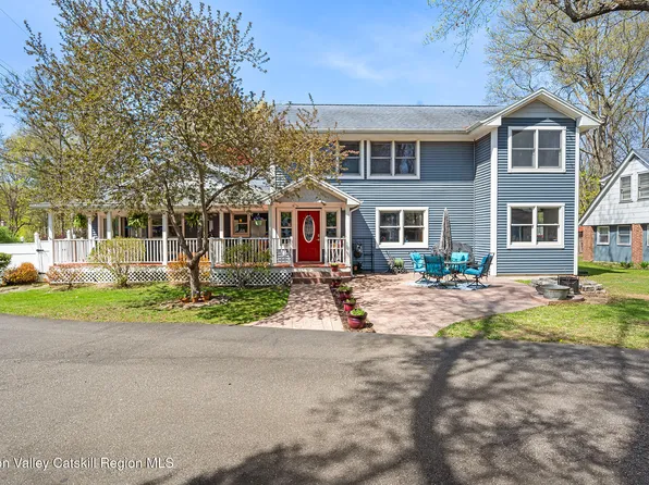 8 Oak Drive, New Windsor, NY 12553