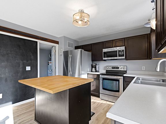 5th image of 11741 Langham Crescent Ct