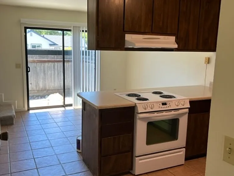 279 College View Dr — Photo 5