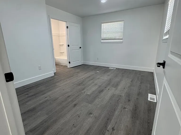 315 S Middle St #201 — Photo 9