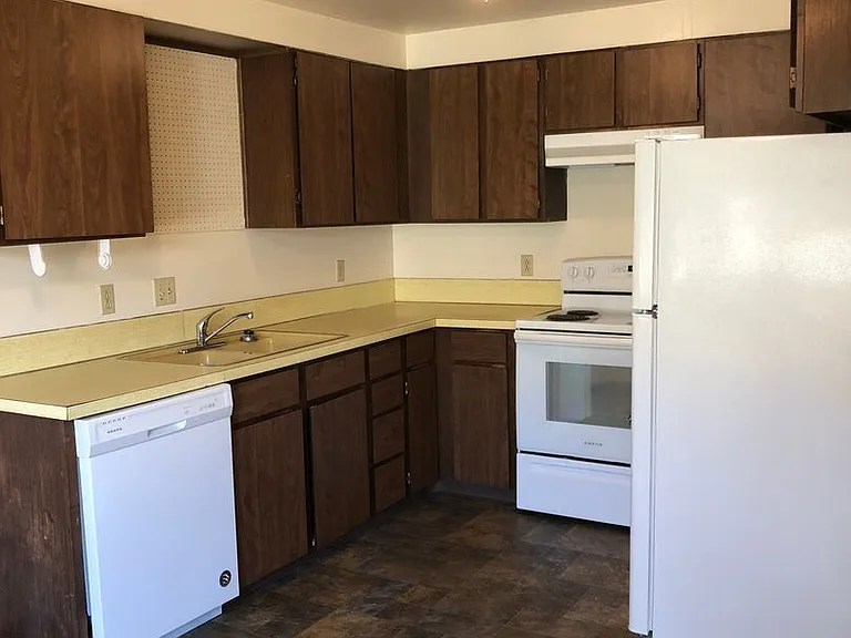 595 NW Oak Ave — Photo 10
