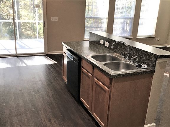 5th image of 5037 Thornton Dr