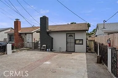 3 bed, 836 sqft, $3,500 — Photo 1