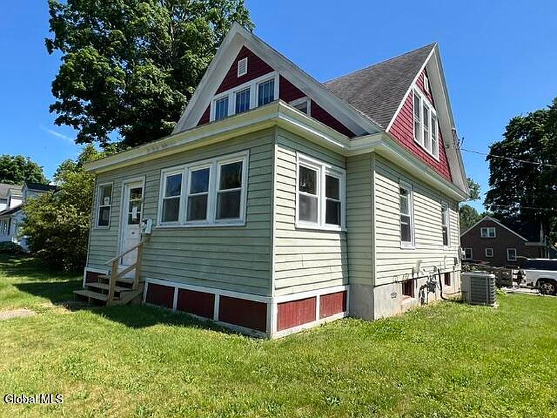 3rd image of 70 Seaman Avenue