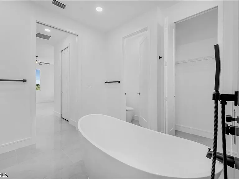 3812 NW 38th St — Photo 24