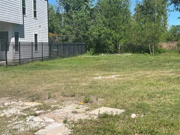 5802 Burt St, Houston, TX 77091