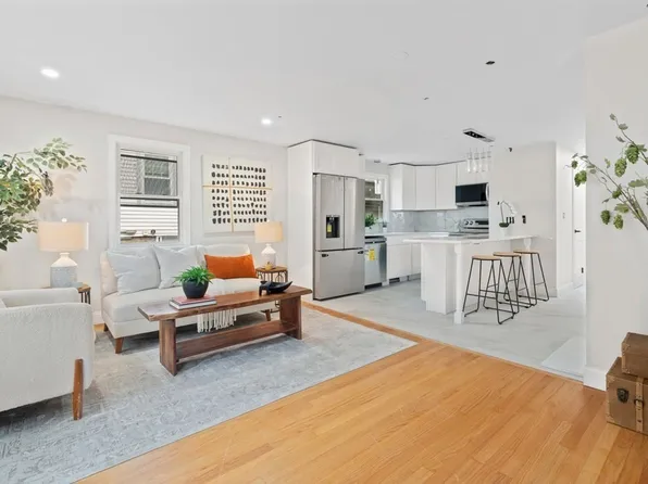 9-13 Sutherland Rd #2, Arlington, MA 02476