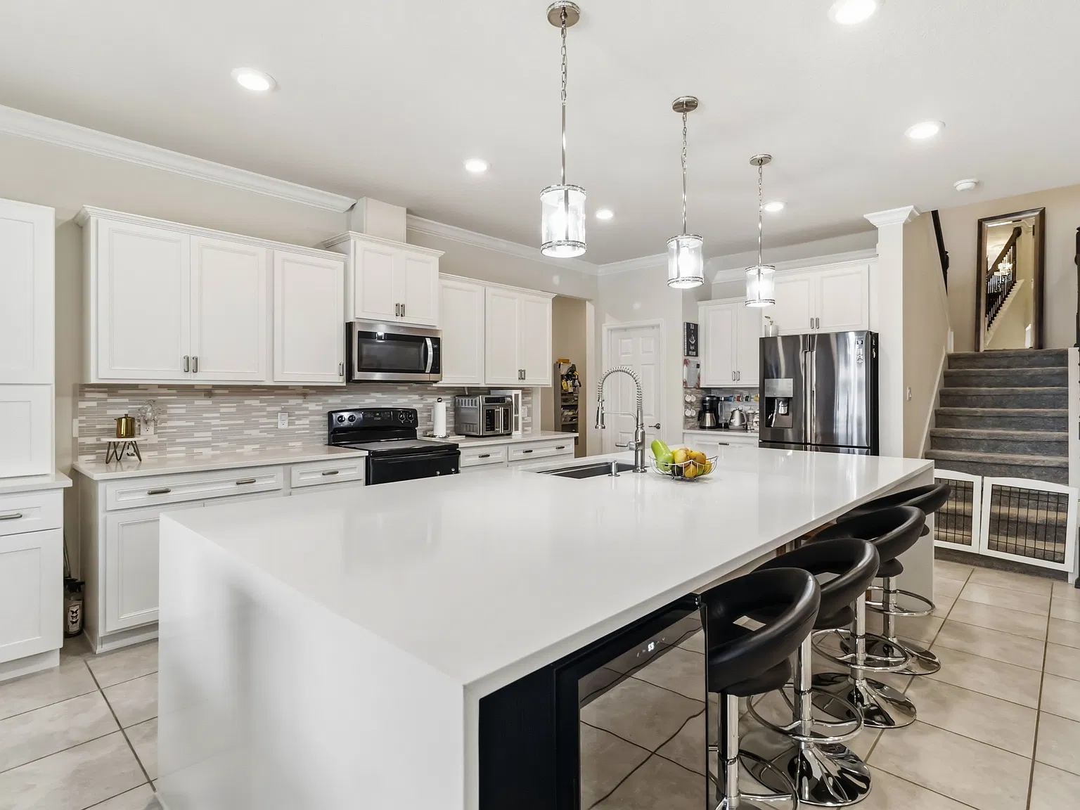 7 bed, 5486 sqft, $4,800 — Photo 4