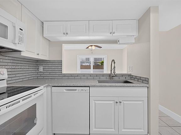 4th image of 20759 SW 83rd Ave