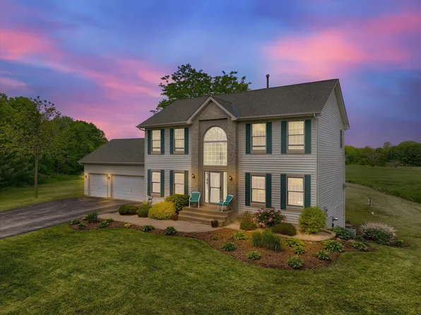 27628 Morgan Ave, Lindstrom, MN 55045