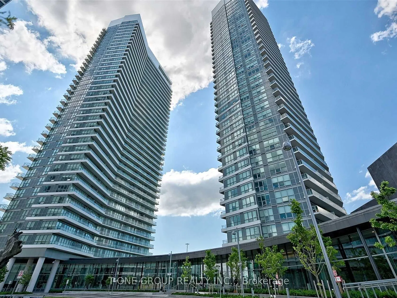 2 bed, $2,400 — Photo 1
