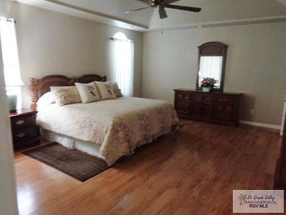 5th image of 801 E Carrol St