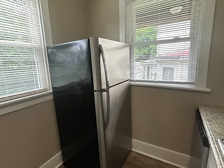 5307 Kenwood Rd #2 — Photo 9