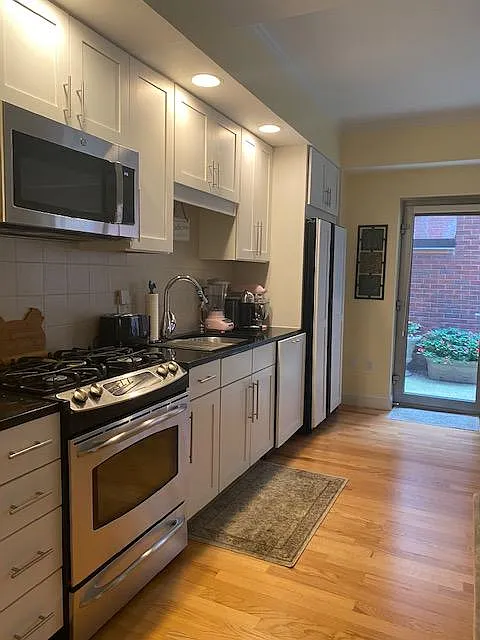 Building Photo - 44 Prince St #112