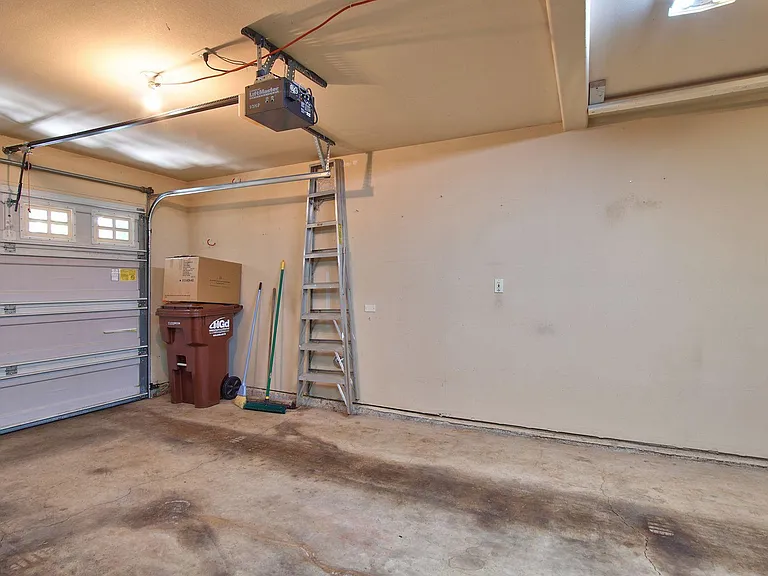 2109 NE 50th Way — Photo 33
