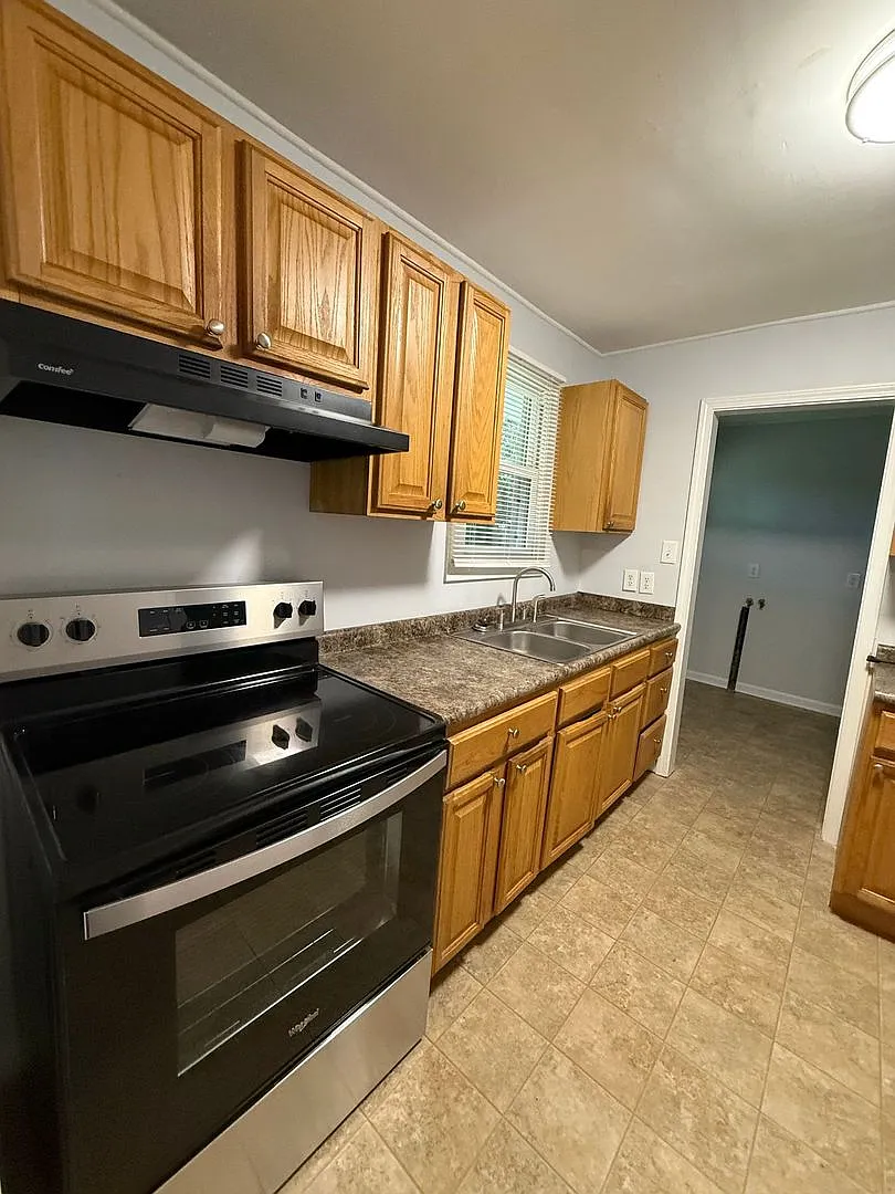 Charming 3 bedroom home in Northwoods — Photo 3
