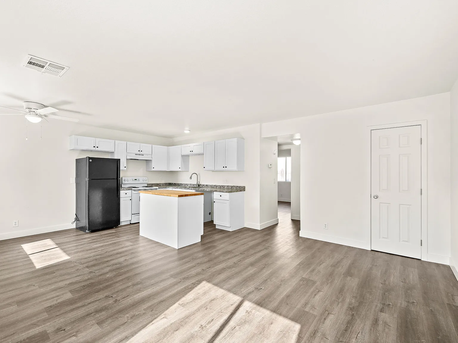 2 bed, 731 sqft, $1,400 — Photo 4