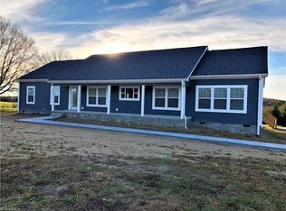 2839 Volunteer Rd, Pinnacle, NC 27043