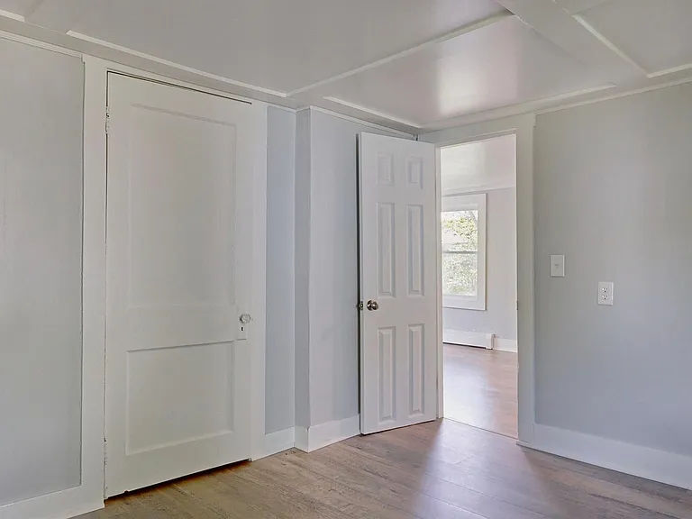 10 Riverbank Ct — Photo 6