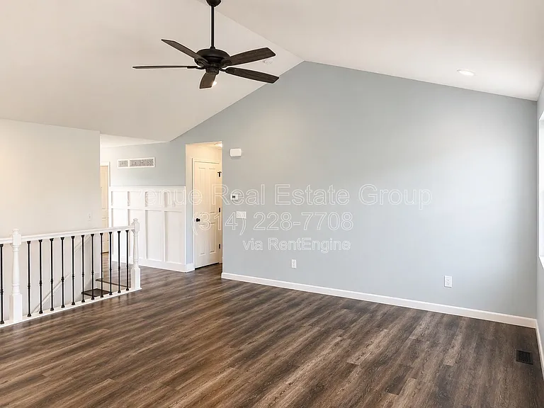 1016 Westlake Village Dr — Photo 5