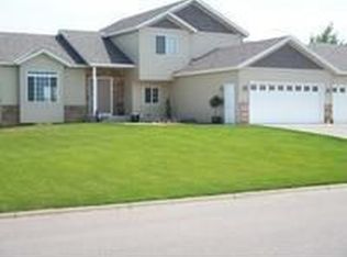 1908 Eastern Star Cir, Sauk Rapids, MN 56379