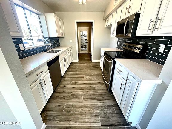 2nd image of 8520 W Palm Ln Unit 1050