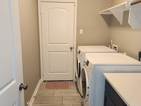3rd image of 5321 Lancaster Dr