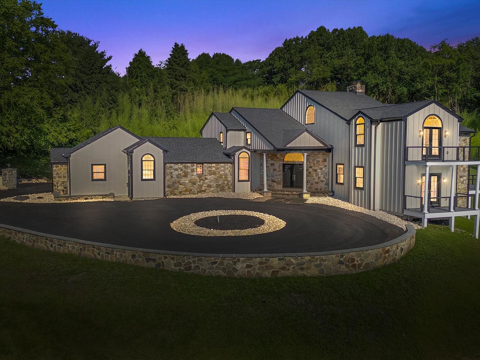 2 W Mozart Dr, Wilmington, DE 19807 | Zillow