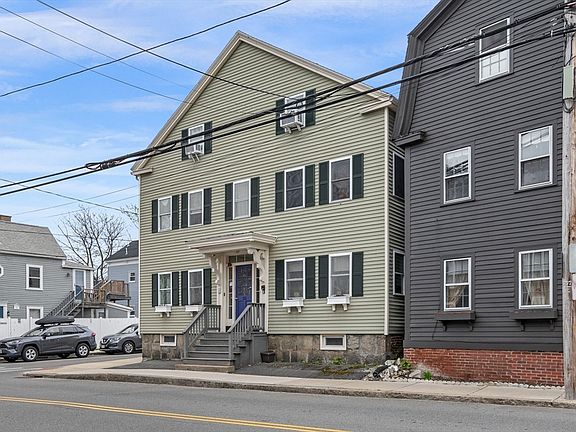 3rd image of 33 Essex St APT 1