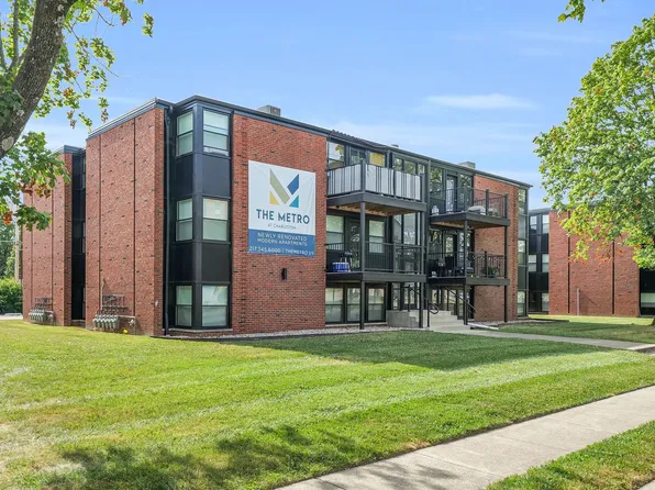 2204 9th St, 2204 9th St #104, Charleston, IL 61920