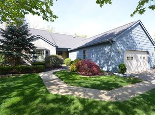 7742 Bay Shore Dr, Indianapolis, IN 46240